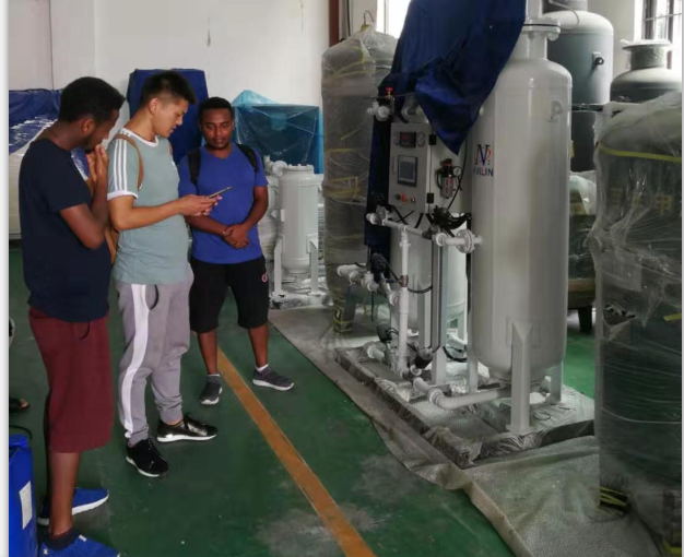 Des clients éthiopiens se rendent dans notre entreprise pour inspecter le générateur d'oxygène